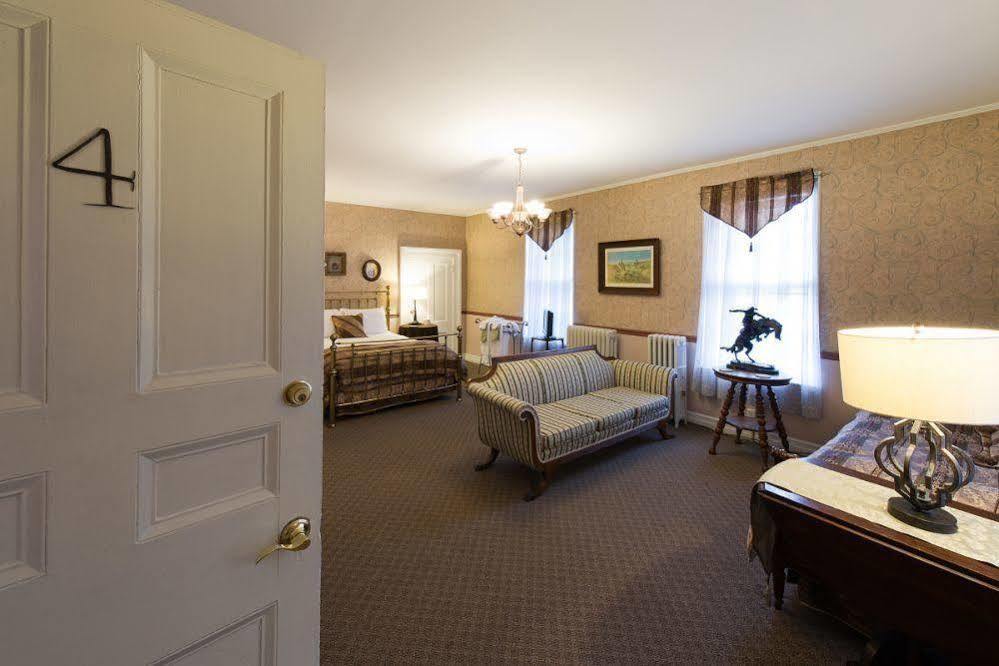 Rogues Harbor Inn Lansing Exterior foto